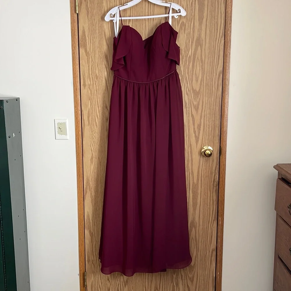 Off the shoulder. merlot. size 10 - Picture 1 of 2